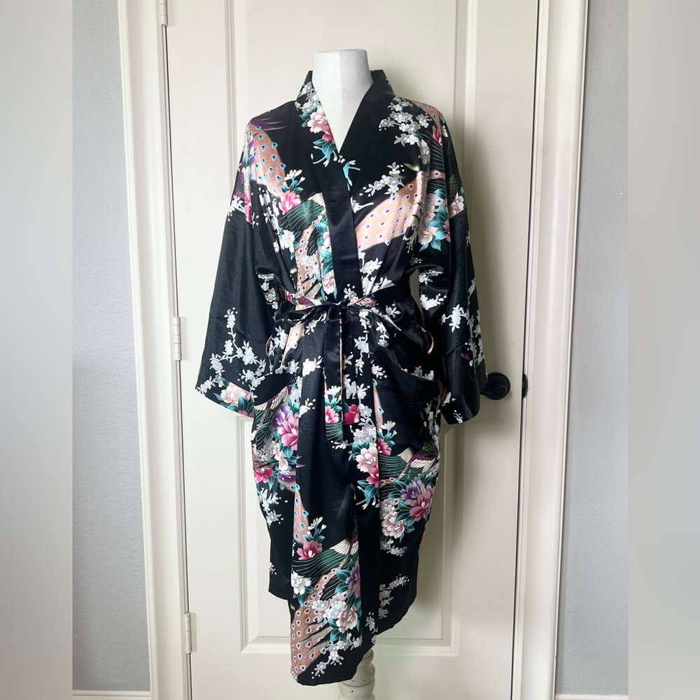 Vintage Japanese style kimono robe by Silver Dragon